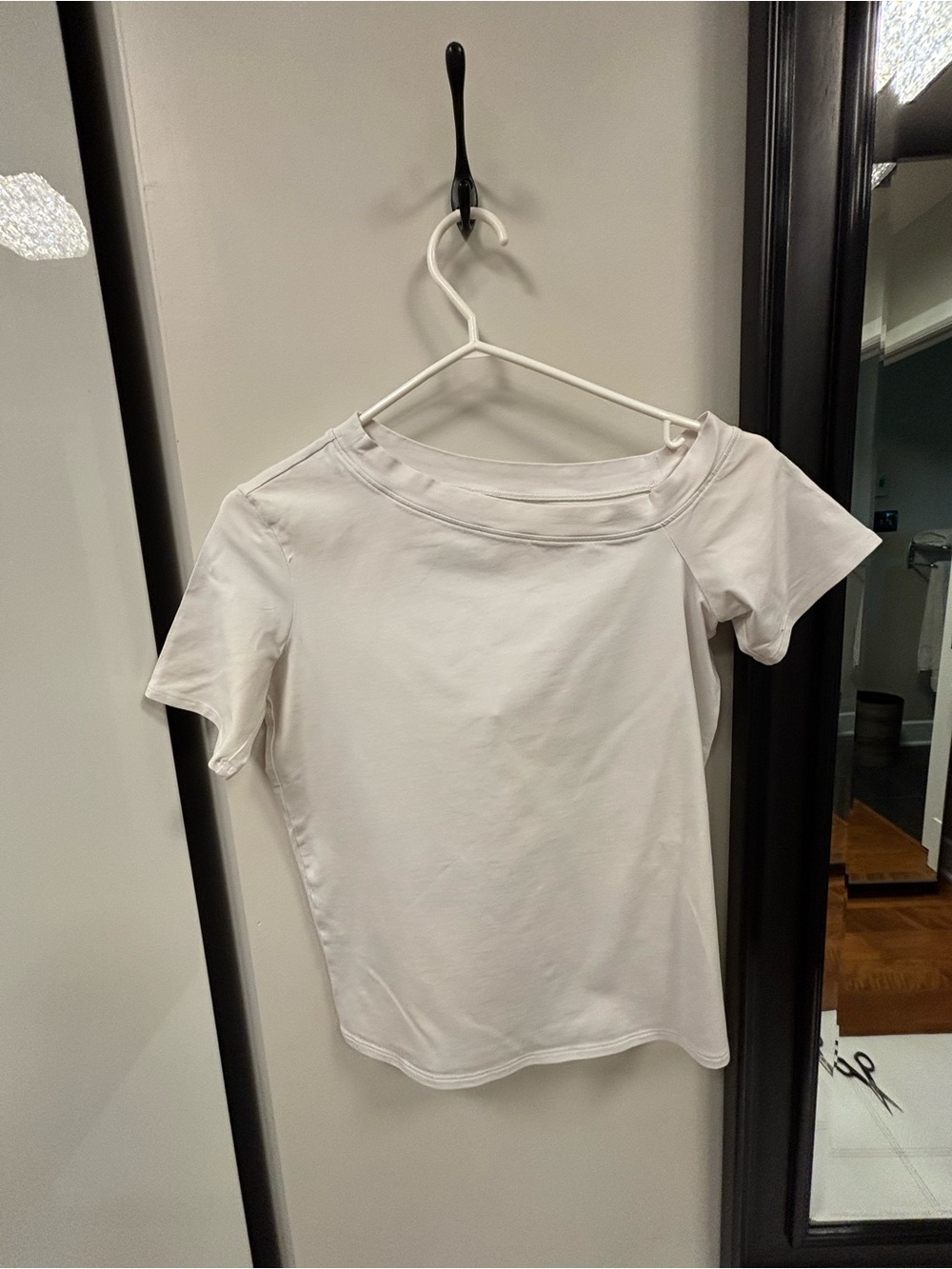 lululemon athletica White Off-Shoulder Short Sleeve Top